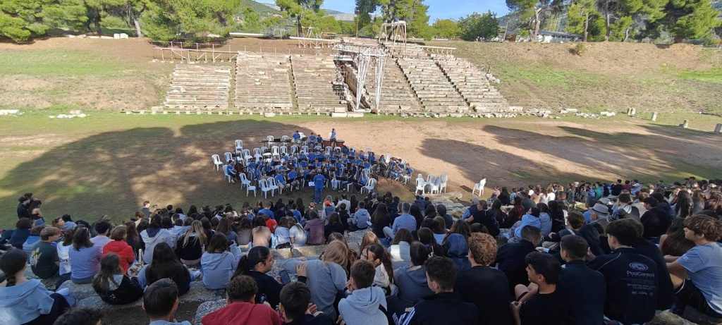 mousiki sinantisi stadio epidavrou (2)